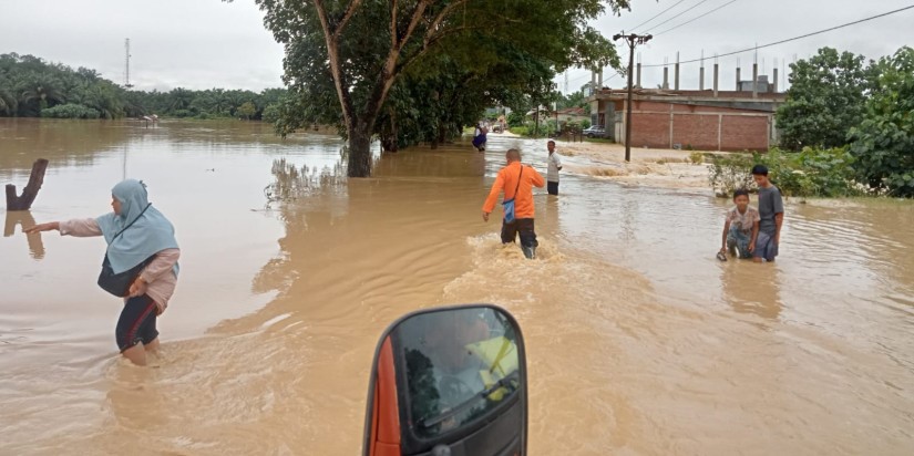 Banjir Di Aceh Timur Warga Mengungsi Mimbar Rakyat