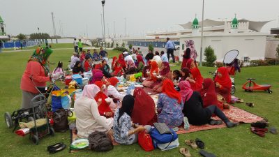 Wong Kito di Qatar lagi kumpul silaturahim lomba masak mpek-mpek.  (bd)  