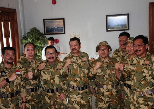 Gubernur dan empat Wakil Gubernur akan mengikuti serangkaian kegiatan Tri Matra TNI di Natuna, Kepulauan Riau. Sejak Kamis (18/5) hingga Jumat (19/5) petang. (Foto: kemendagri.go.id)