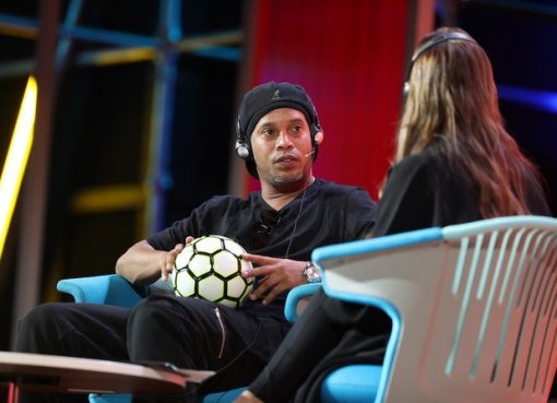 Ronaldinho berbicara di Forum Global Misk, Riyadh, Rabu (14/11). (Foto: Arab News)