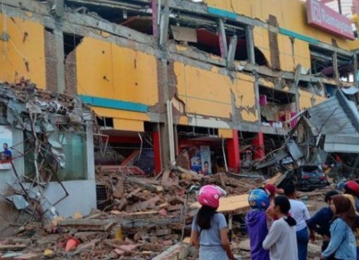 Foto ilustrasi adalah pusat perbelanjaan di Palu yang hancur akibat gempa. (Foto: www.bbc.com)