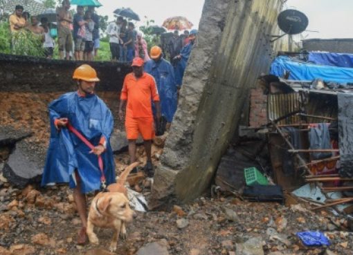 Korban tewas akibat runtuhnya tembok di daerah kumuh Mumbai naik menjadi 26 orang. (Foto: AFP/France24)