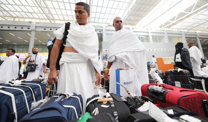 Bagasi peziarah Muslim ketika tiba di bandara Jeddah di ibukota Saudi pada 14 Juli 2014. (Foto: AFP/Arab News)