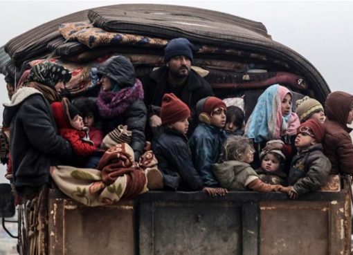 Sejumlah 900.000 orang yang melarikan diri dari pertempuran mewakili eksodus warga sipil terbesar sejak Perang Dunia II. (Foto: Reuters/Al Jazeera)