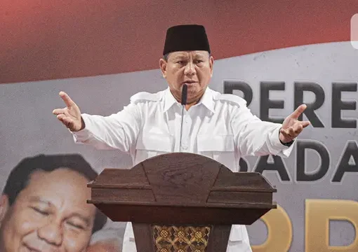 Menhan yang juga Ketua Umum Partai Gerindra Prabowo Subianto memberikan pidato saat meresmikan Kantor Badan Pemenangan Presiden Partai Gerindra di Jalan Letjen S Parman, Jakarta, Sabtu (7/1/2023).