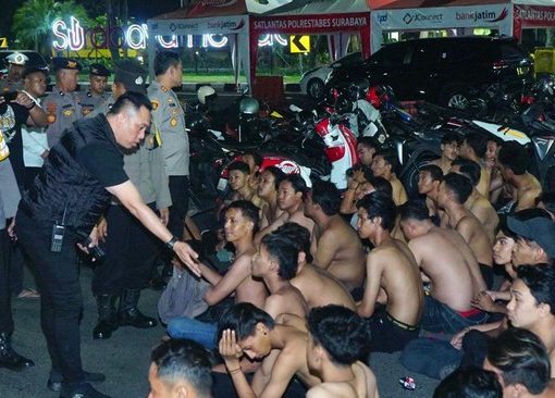 : Polrestabes Surabaya menangkap puluhan pesilat yang konvoi akan menghadiri acara tahunan atau pengesahan di Gresik.