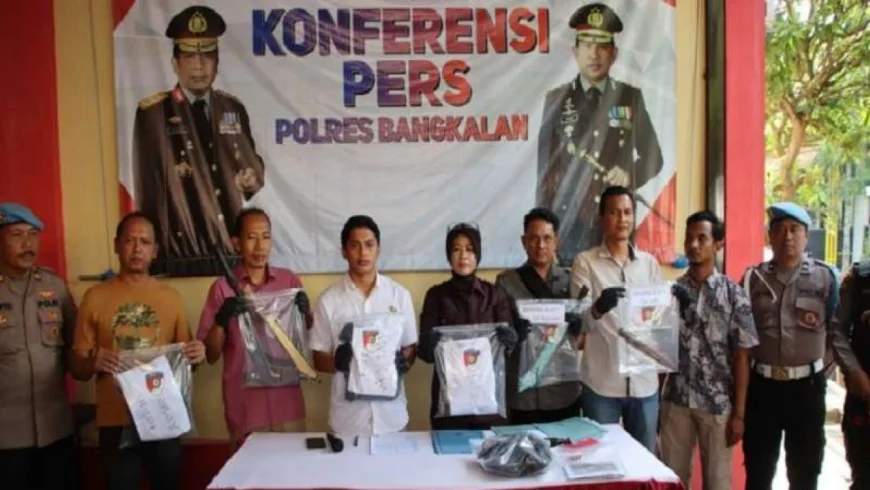 Polres Bangkalan merilis kasus penganiayaan berdarah atau carok.