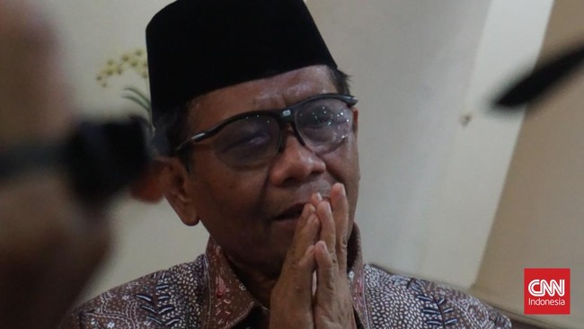 Menko Polhukam Mahfud MD menilai usul penundaan Pilkada 2024 dari Bawaslu tak relevan.