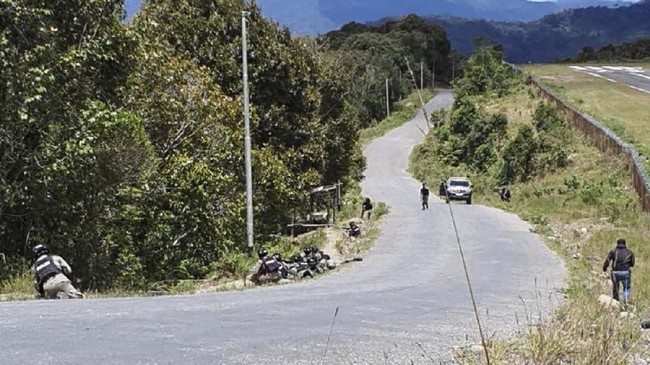 Baku tembak antara aparat dengan KKB di Intan Jaya, Papua.