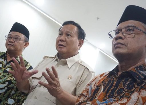 Menhan Prabowo mengaku tak membicarakan politik praktis selama tiga jam berbincang dengan Ketua Umum PP Muhammadiyah Haedar Nashir dan Sekretaris Umum Abdul Mu'ti.