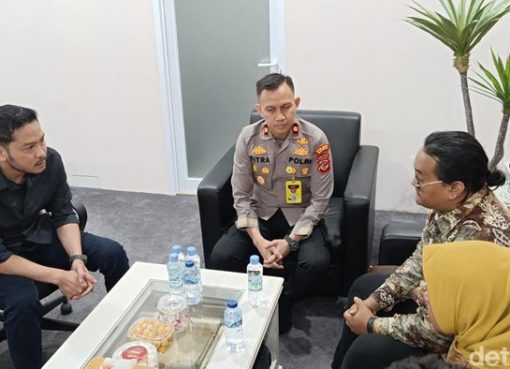 Polres Bogor melakukan audiensi dengan keluarga bayi tertukar.