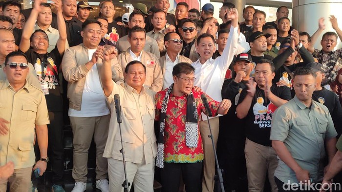 Prabowo dan Budiman Sudjatmiko dalam peresmian Relawan Prabu.