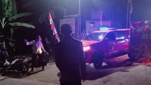 Mobil inafis Polres Metro Bekasi Kota mendatangi lokasi ledakan di Stasiun Pengumpul Gas Lapangan Jatinegara milik KSO Pertamina EPPD Migas Kota Bekasi di Jatisampurna.