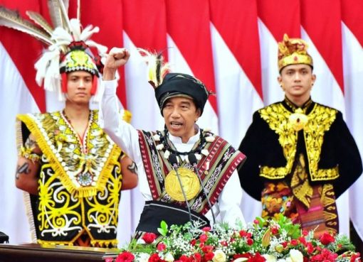 Presiden Joko Widodo saat menyampaikan pidato kenegaraan pada sidang tahunan MPR, DPR dan DPD di Kompleks Parlemen, Senayan, Jakarta, Rabu (16/8/2023).