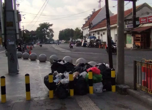 Sampah di Yogyakarta.