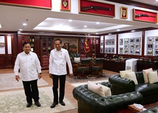 Anggota Dewan Pertimbangan Presiden Muhammad Luthfi bin Yahya dan Menteri Pertahanan Prabowo Subianto bertemu Presiden Joko Widodo di Istana Presiden, Jakarta. Menhan Prabowo dan Presiden Joko Widodo.