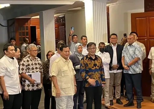 Politikus PDI Perjuangan (PDIP) Budiman Sudjatmiko bertandang ke kediaman Ketua Umum Partai Gerindra Prabowo Subianto di Jalan Kertanegara Nomor 04 Kebayoran Baru, Jakarta Selatan, Kamis (27/4/2023).