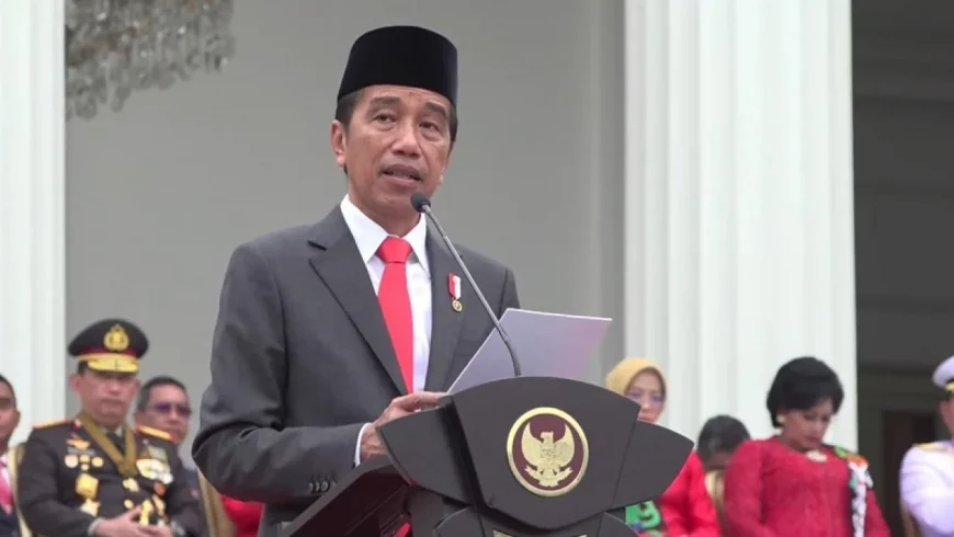 Presiden Jokowi menjadi Inspektur Upacara di HUT TNI ke 77.