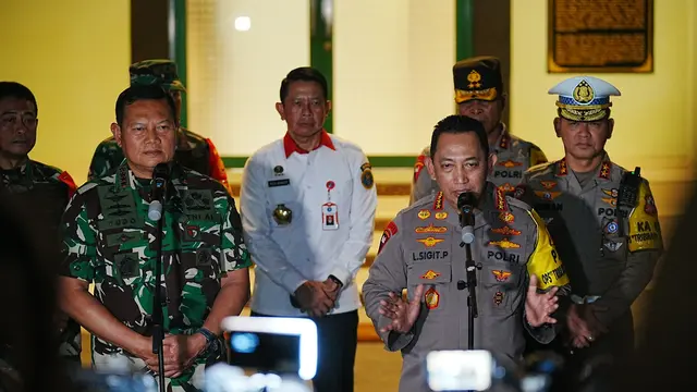 Kapolri Jenderal Listyo Sigit Prabowo memastikan TNI-Polri akan bersinergi secara maksimal dalam melakukan pengamanan seluruh rangkaian kegiatan KTT AIS.