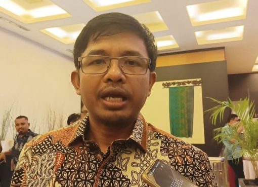 Komisioner Komisi Pemilihan Umum (KPU) Idham Holik dalam acara Rapat Koordinasi Nasional (Rakornas) Pencegahan dan Persiapan Pengawasan Pencalonan Presiden dan Wakil Presiden Serta Penetapan Daftar Calon Tetap Dalam Pemilu yang digelar di Hotel Aston, Denpasar, Bali, Rabu (27/9/2023).