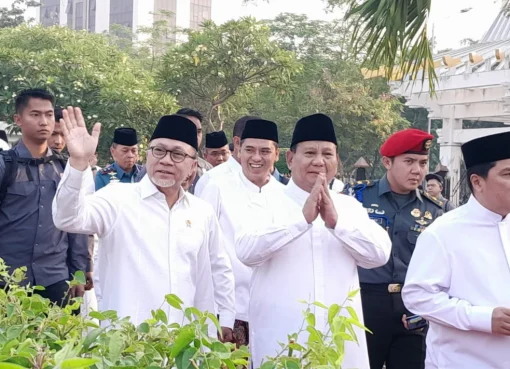 Mendag Zulkfili Hasan, Prabowo dan Erick Thohir di acara Hari Santri 2023, Surabaya.