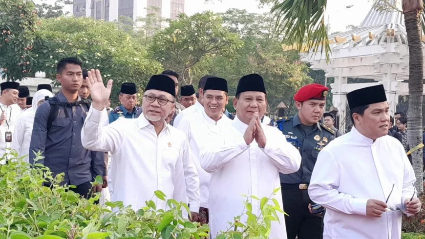 Mendag Zulkfili Hasan, Prabowo dan Erick Thohir di acara Hari Santri 2023, Surabaya.