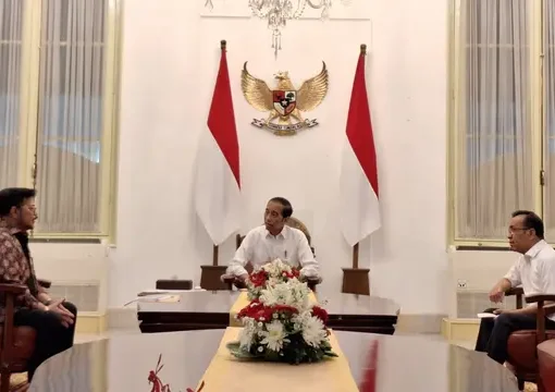 Mantan Menteri Pertanian (Mentan) Syahrul Yasin Limpo menemui Presiden Joko Widodo (Jokowi) di Kompleks Istana Kepresidenan Jakarta, pada Minggu (8/10/2023) malam.