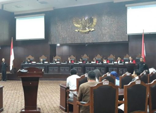 Sidang MK.