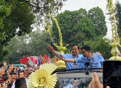 Prabowo-Gibran menuju KPU.