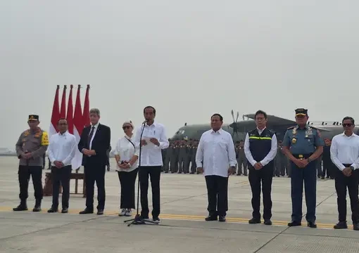 Presiden Joko Widodo atau Jokowi melepas bantuan kemanusiaan dari Indonesia untuk Palestina, Sabtu (4/11/2023).