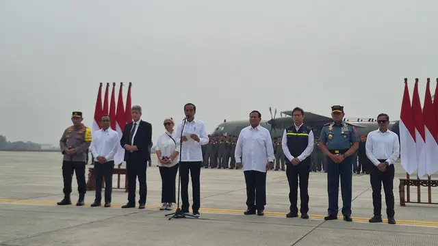 Presiden Joko Widodo atau Jokowi melepas bantuan kemanusiaan dari Indonesia untuk Palestina, Sabtu (4/11/2023).