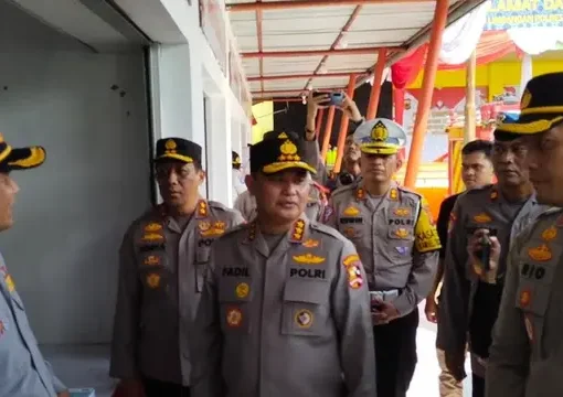 Kepala Badan Pemeliharaan Keamanan (Kabaharkam) Polri Komjen Fadil Imran bersama kapolres Garut AKBP Rio Wahyu Anggoro.