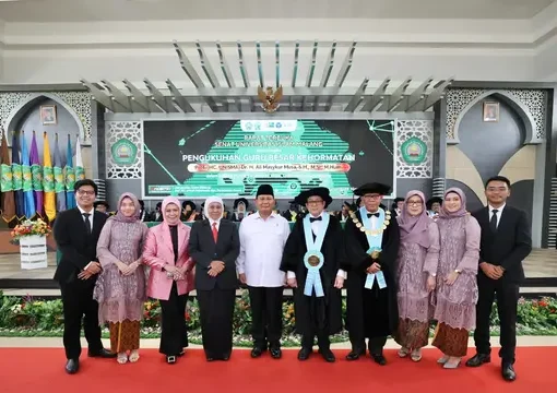 Menteri Pertahanan Prabowo Subianto hadiri acara pengukuhan Guru Besar Kehormatan Prof HC Dr. H. Ali Masykur Musa di Universitas Islam Malang (UNISMA), Malang, Jawa Timur, Sabtu (18/11).