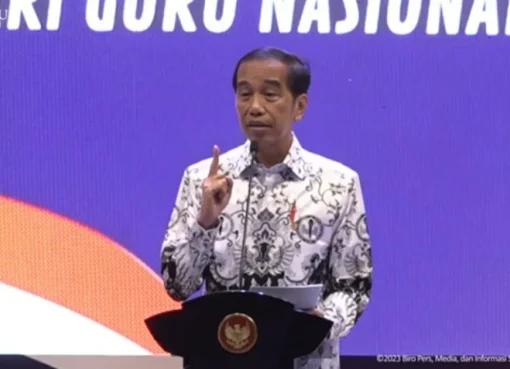 Presiden Jokowi saat menghadiri acara HUT PGRI dan Hari Guru Nasional 2023.