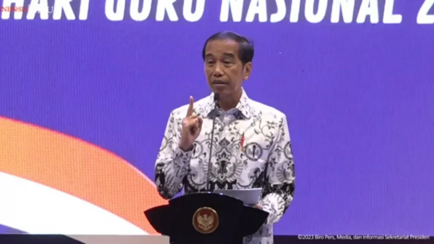 Presiden Jokowi saat menghadiri acara HUT PGRI dan Hari Guru Nasional 2023.