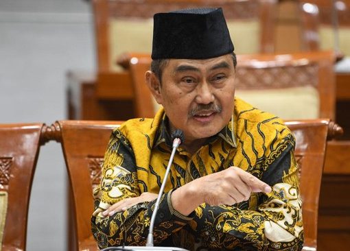 Ketua MKMK Jimly Asshiddiqie mengatakan akan mengumumkan hasil pemeriksaan 9 majelis hakim MK pekan depan.