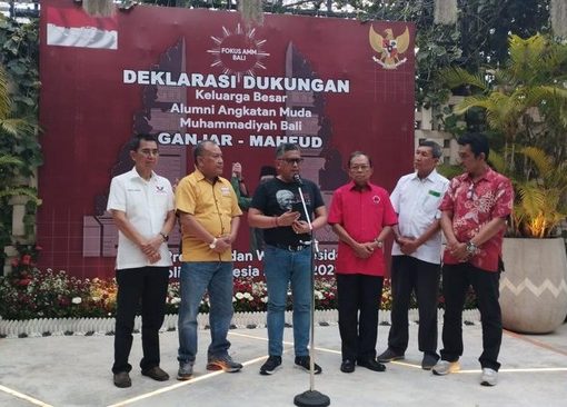 Sekjen PDIP Hasto Kristiyanto mengatakan Gibran bukan lagi anggota PDIP.