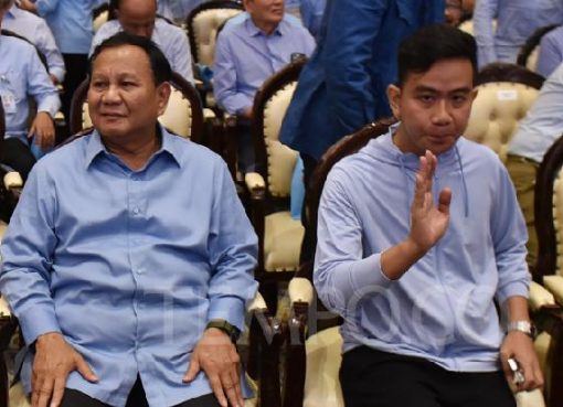 Calon presiden Prabowo Subianto bersama calon wakil presiden Gibran Rakabuming Raka.