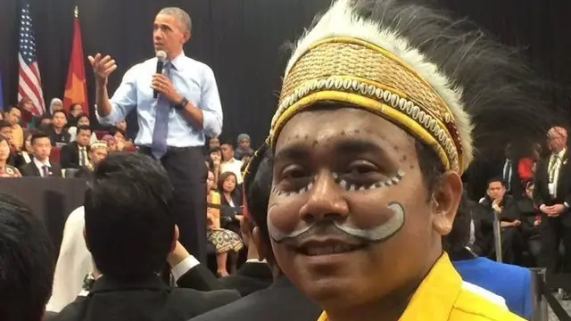 Billy saat berada di Amerika Serikat, saat mendapatkan undangan dari Young South East Asian Leaders Initiative dan bertemu dengan Barrack Obama.