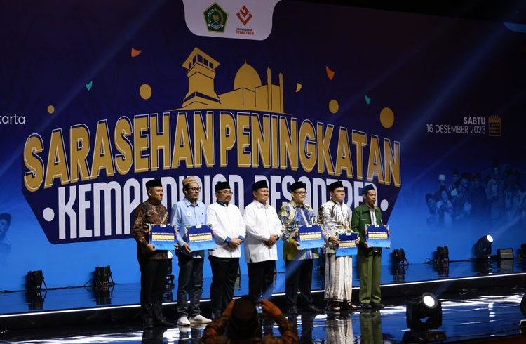 Prabowo saat menghadiri sarasehan Kemandirian Pesantren di JIExpo Kemayoran, Jakarta, Sabtu (16/12/2023).