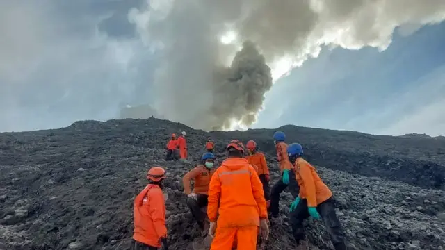 Gunung Marapi Sumbar.