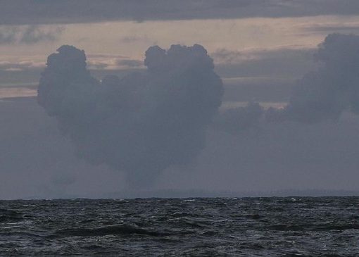 Gunung Anak Krakatau erupsi kembali pagi ini, Jumat (15/12).